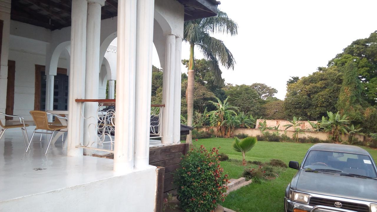 Egg Botanical View Motel Entebbe Exterior photo
